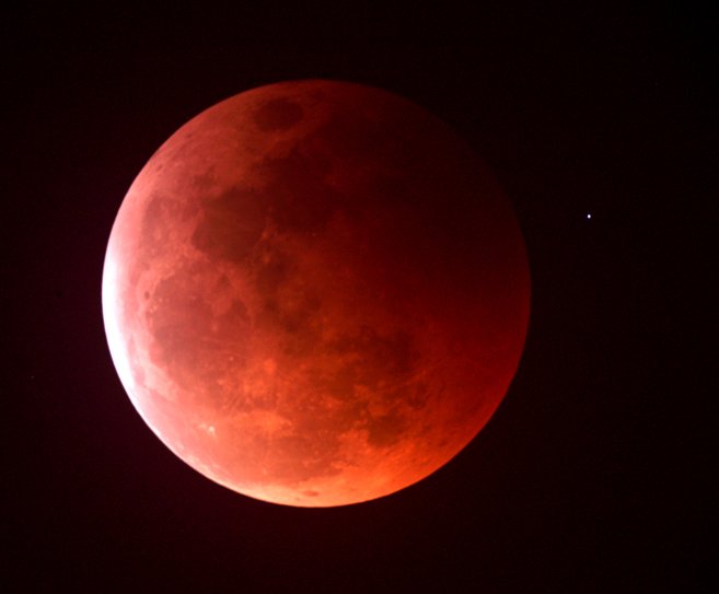 1252788413_lunar_eclipse.jpg